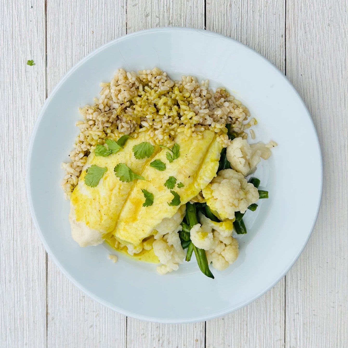 Coconut Curry White Fish with Brown Rice, Cauliflower & Green Beans